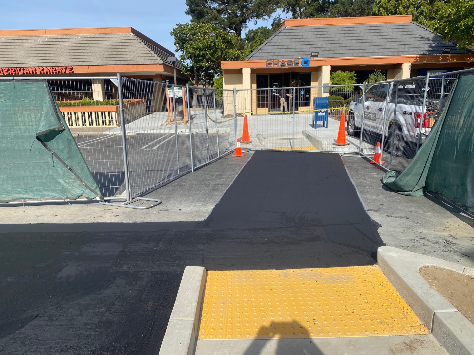 Crack Sealing - Superior Hot-Pour Materials & Expert Application