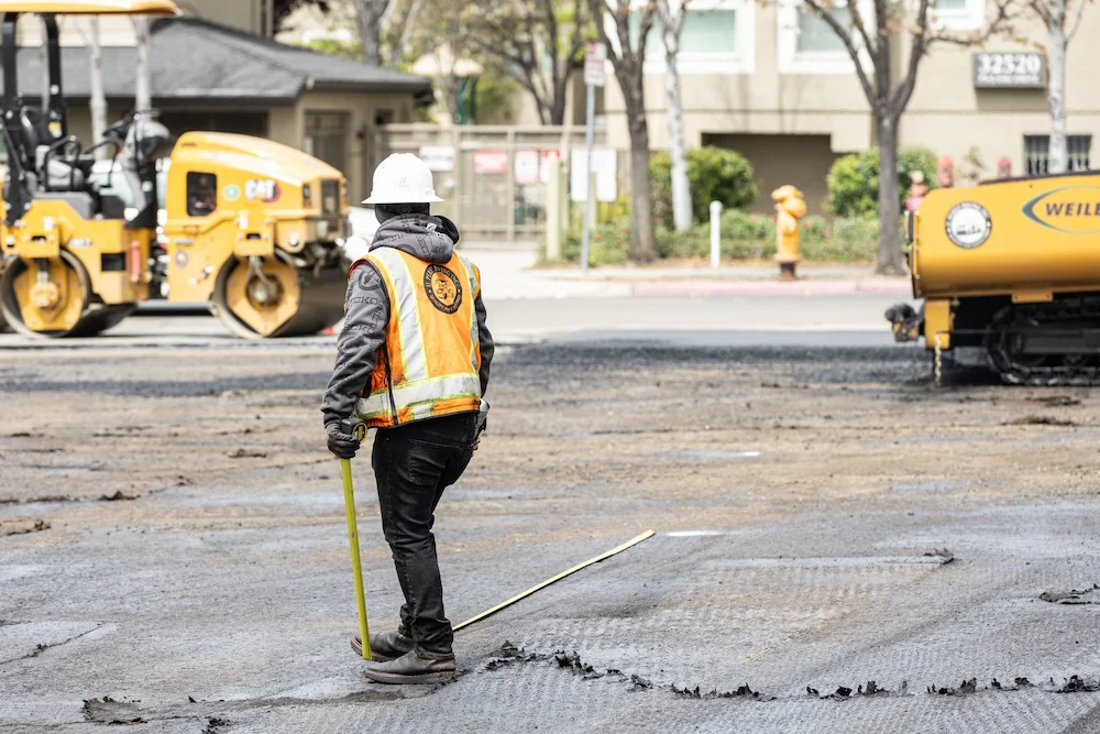 Asphalt Resurfacing - Why Choose EARTHTEK for Asphalt Resurfacing