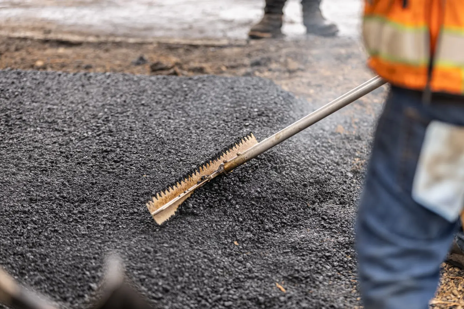 Common Issues With Asphalt Parking Lots: How to Inspect and Document Them